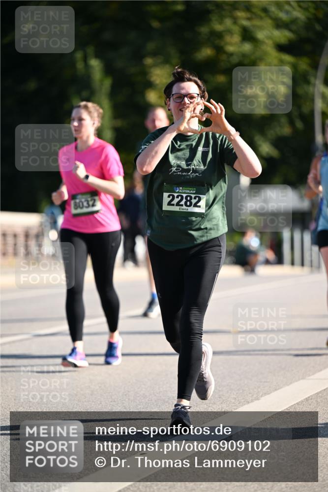 01.09.2024 - BARMER Alsterlauf Dr. Thomas Lammeyer http://msf.ph/oto/6909102 01.09.2024 09:43:56 Laufen 8032, 35, 2282 meine-sportfotos.de