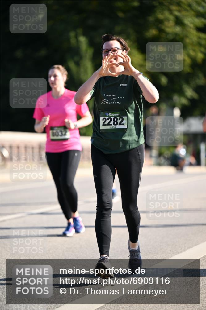 01.09.2024 - BARMER Alsterlauf Dr. Thomas Lammeyer http://msf.ph/oto/6909116 01.09.2024 09:43:57 Laufen 5, 8032, 35, 2282 meine-sportfotos.de