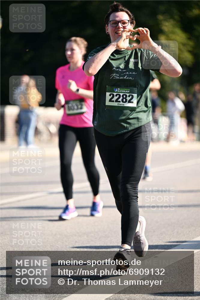 01.09.2024 - BARMER Alsterlauf Dr. Thomas Lammeyer http://msf.ph/oto/6909132 01.09.2024 09:43:57 Laufen 35, 2282 meine-sportfotos.de