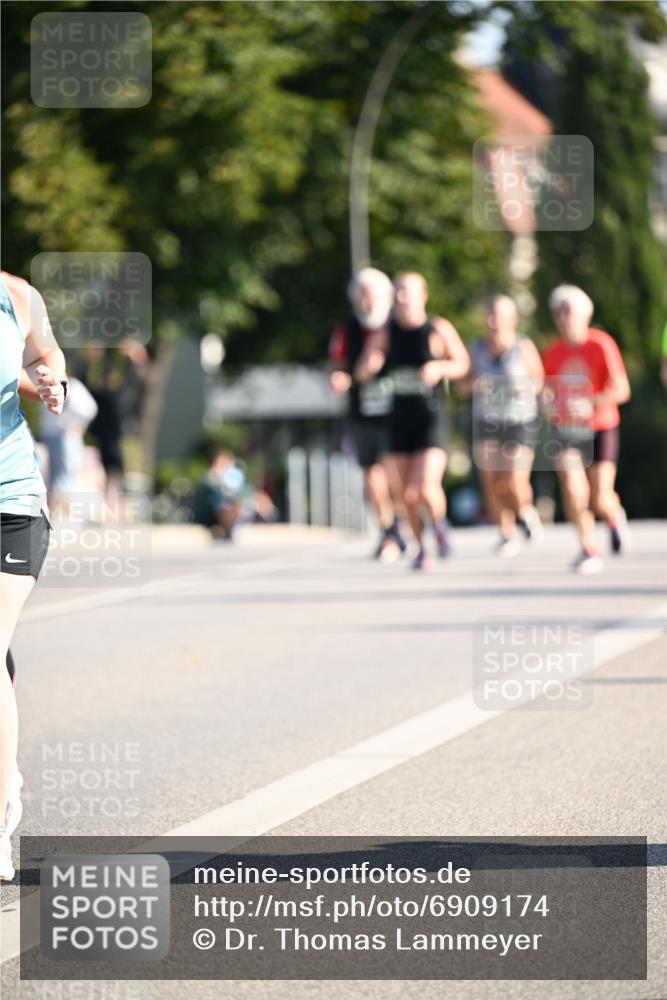 01.09.2024 - BARMER Alsterlauf Dr. Thomas Lammeyer http://msf.ph/oto/6909174 01.09.2024 09:43:59 Laufen 3 meine-sportfotos.de
