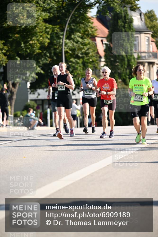 01.09.2024 - BARMER Alsterlauf Dr. Thomas Lammeyer http://msf.ph/oto/6909189 01.09.2024 09:43:59 Laufen 24, 3258, 3099, 3572, 2842, 521 meine-sportfotos.de