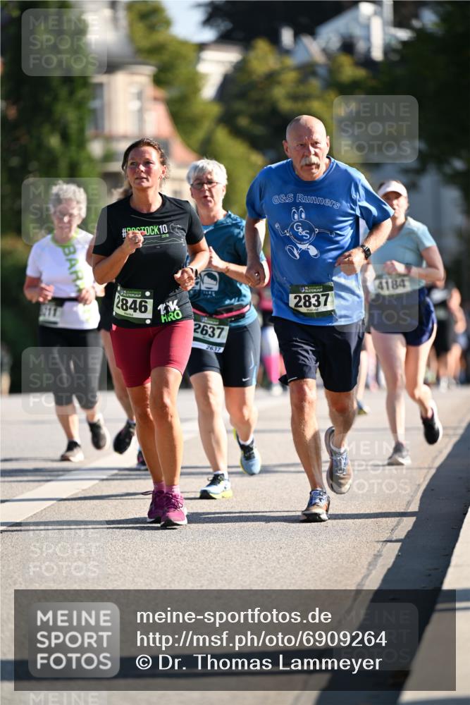 01.09.2024 - BARMER Alsterlauf Dr. Thomas Lammeyer http://msf.ph/oto/6909264 01.09.2024 09:44:02 Laufen 10, 2846, 2637, 2637, 4184, 2837 meine-sportfotos.de