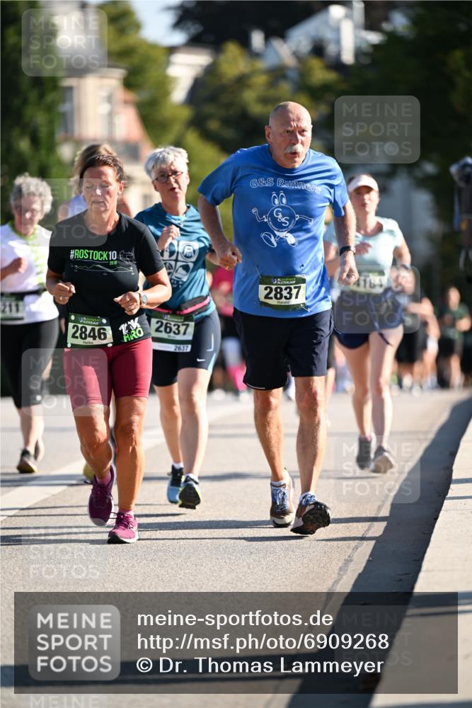 01.09.2024 - BARMER Alsterlauf Dr. Thomas Lammeyer http://msf.ph/oto/6909268 01.09.2024 09:44:02 Laufen 10, 211, 2846, 2637, 2637, 2837, 4184 meine-sportfotos.de