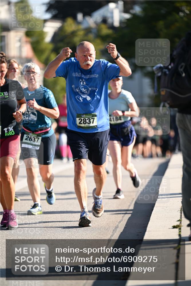 01.09.2024 - BARMER Alsterlauf Dr. Thomas Lammeyer http://msf.ph/oto/6909275 01.09.2024 09:44:03 Laufen 10, 2018, 2637, 2637, 35, 2837, 184, 4184 meine-sportfotos.de