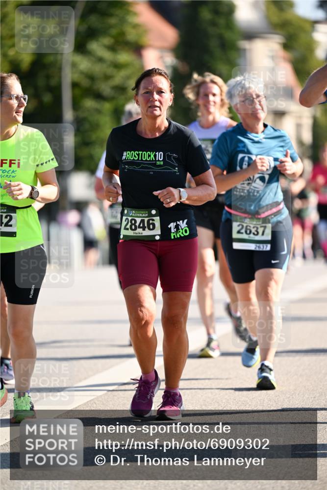 01.09.2024 - BARMER Alsterlauf Dr. Thomas Lammeyer http://msf.ph/oto/6909302 01.09.2024 09:44:04 Laufen 10, 2018, 2, 135, 2846, 2637, 2637 meine-sportfotos.de