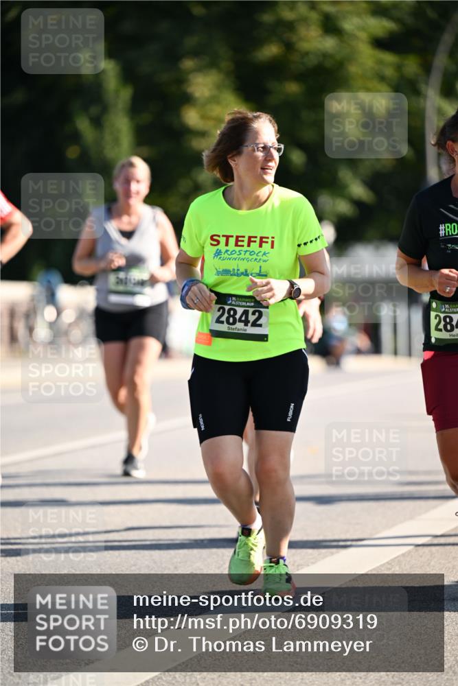 01.09.2024 - BARMER Alsterlauf Dr. Thomas Lammeyer http://msf.ph/oto/6909319 01.09.2024 09:44:04 Laufen 18, 35, 2842, 135, 28 meine-sportfotos.de