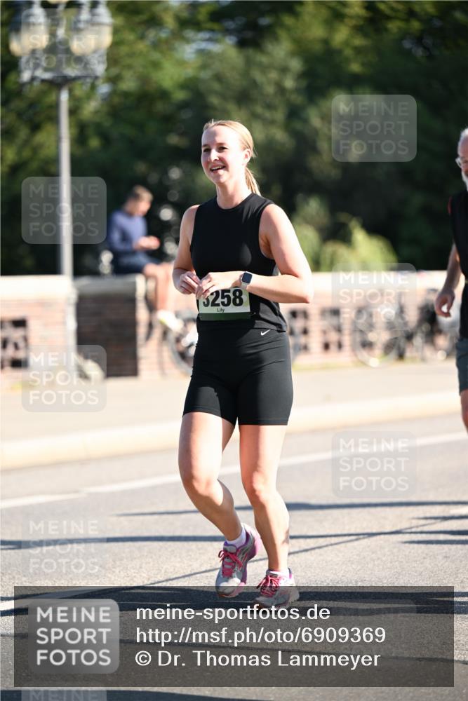 01.09.2024 - BARMER Alsterlauf Dr. Thomas Lammeyer http://msf.ph/oto/6909369 01.09.2024 09:44:06 Laufen 3258 meine-sportfotos.de