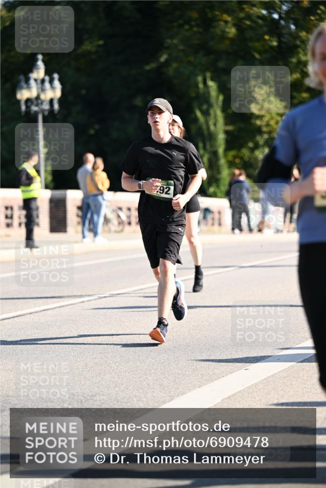 01.09.2024 - BARMER Alsterlauf Dr. Thomas Lammeyer http://msf.ph/oto/6909478 01.09.2024 09:44:11 Laufen 92 meine-sportfotos.de