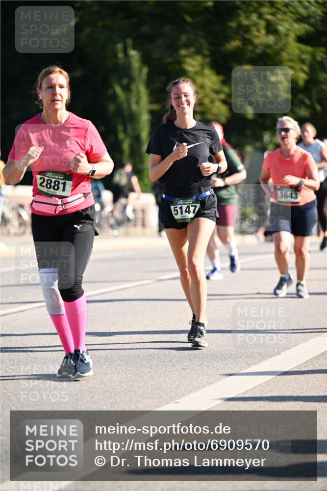 01.09.2024 - BARMER Alsterlauf Dr. Thomas Lammeyer http://msf.ph/oto/6909570 01.09.2024 09:44:16 Laufen 2881, 5147, 3643 meine-sportfotos.de