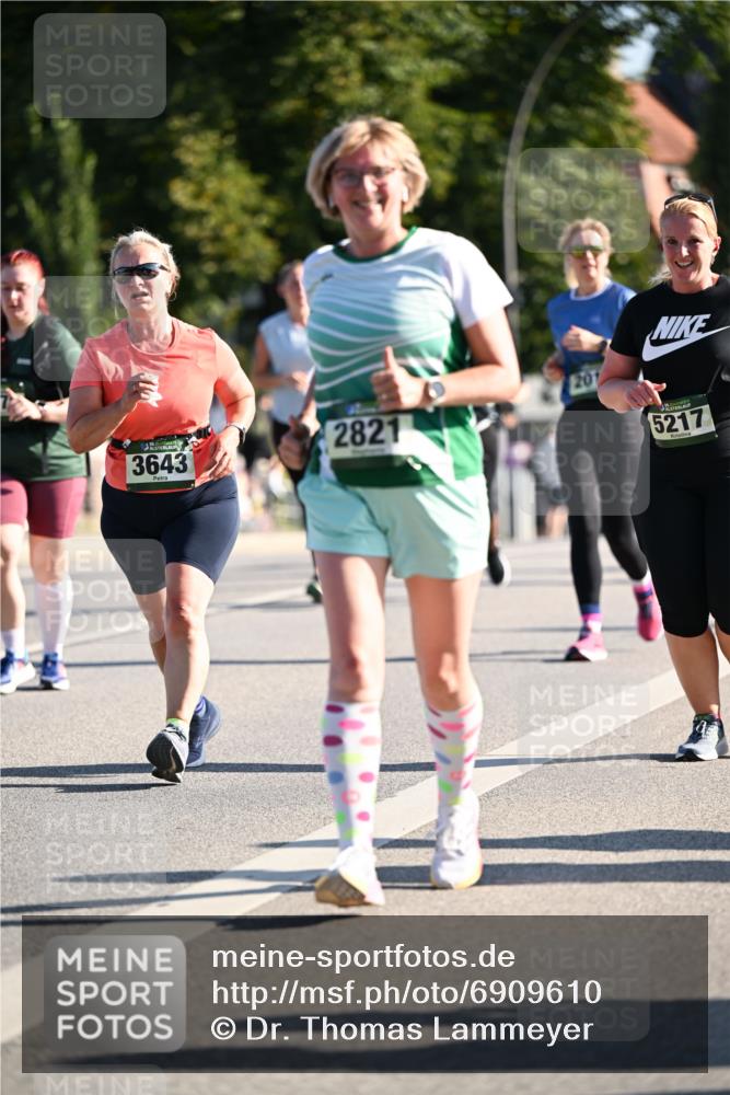 01.09.2024 - BARMER Alsterlauf Dr. Thomas Lammeyer http://msf.ph/oto/6909610 01.09.2024 09:44:18 Laufen 201, 3643, 2821, 5217 meine-sportfotos.de