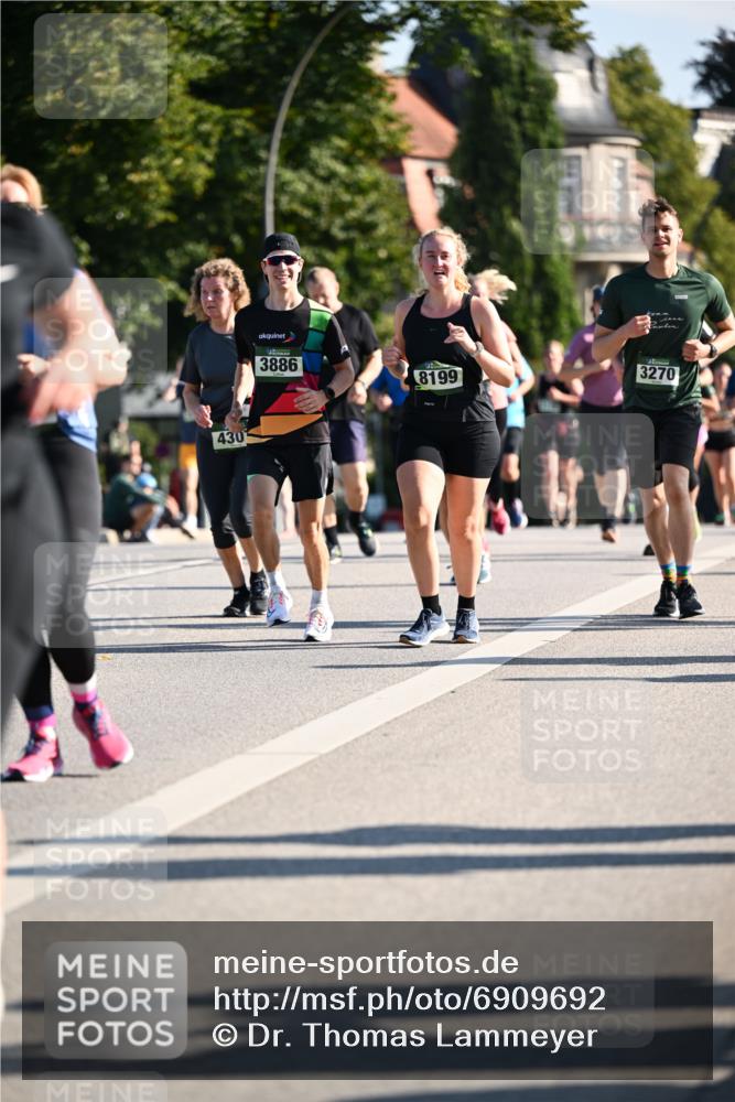 01.09.2024 - BARMER Alsterlauf Dr. Thomas Lammeyer http://msf.ph/oto/6909692 01.09.2024 09:44:20 Laufen 430, 3886, 3270, 8199 meine-sportfotos.de