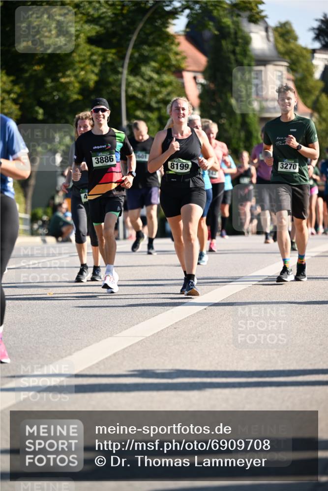 01.09.2024 - BARMER Alsterlauf Dr. Thomas Lammeyer http://msf.ph/oto/6909708 01.09.2024 09:44:20 Laufen 3886, 1601, 8199, 3270 meine-sportfotos.de