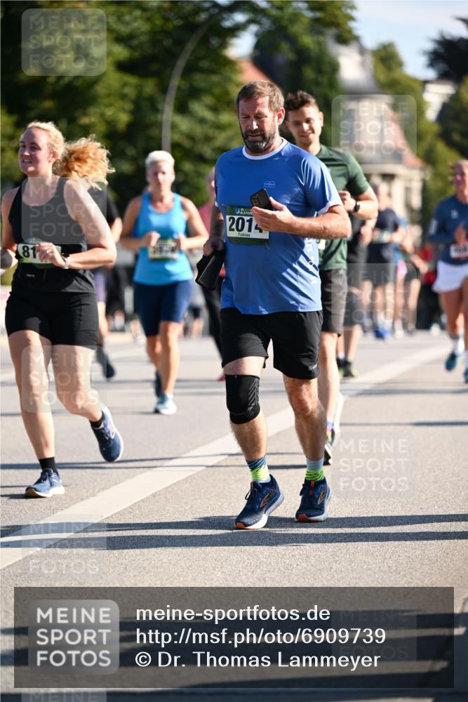 01.09.2024 - BARMER Alsterlauf Dr. Thomas Lammeyer http://msf.ph/oto/6909739 01.09.2024 09:44:22 Laufen 81, 201 meine-sportfotos.de