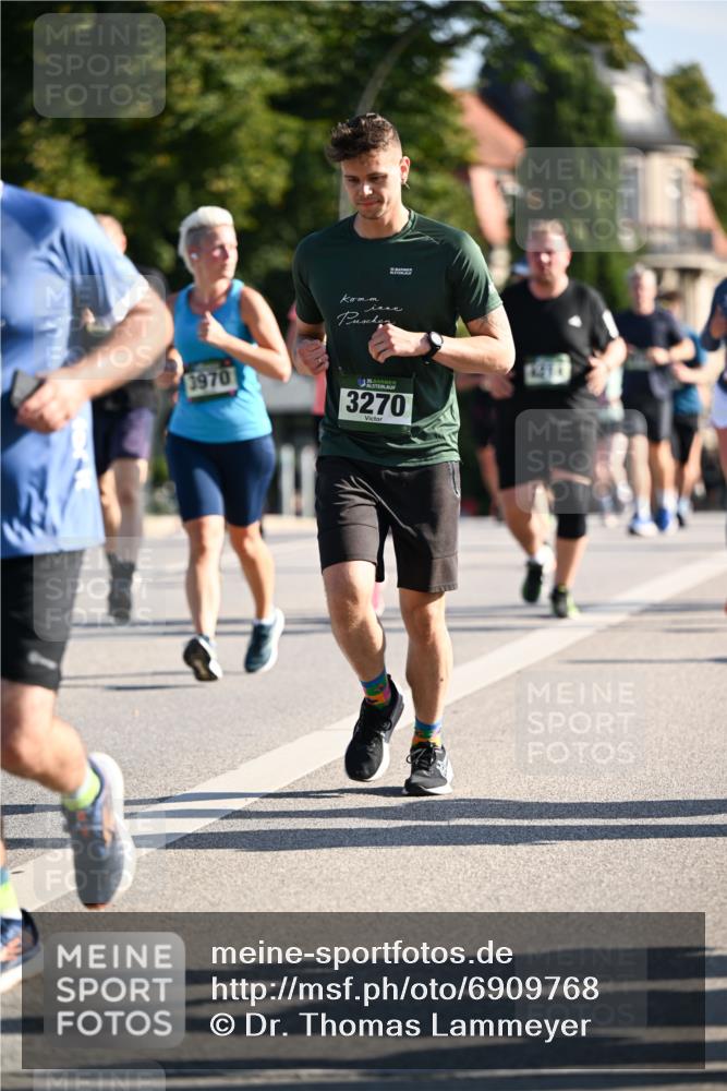 01.09.2024 - BARMER Alsterlauf Dr. Thomas Lammeyer http://msf.ph/oto/6909768 01.09.2024 09:44:23 Laufen 1970, 3270, 1253 meine-sportfotos.de