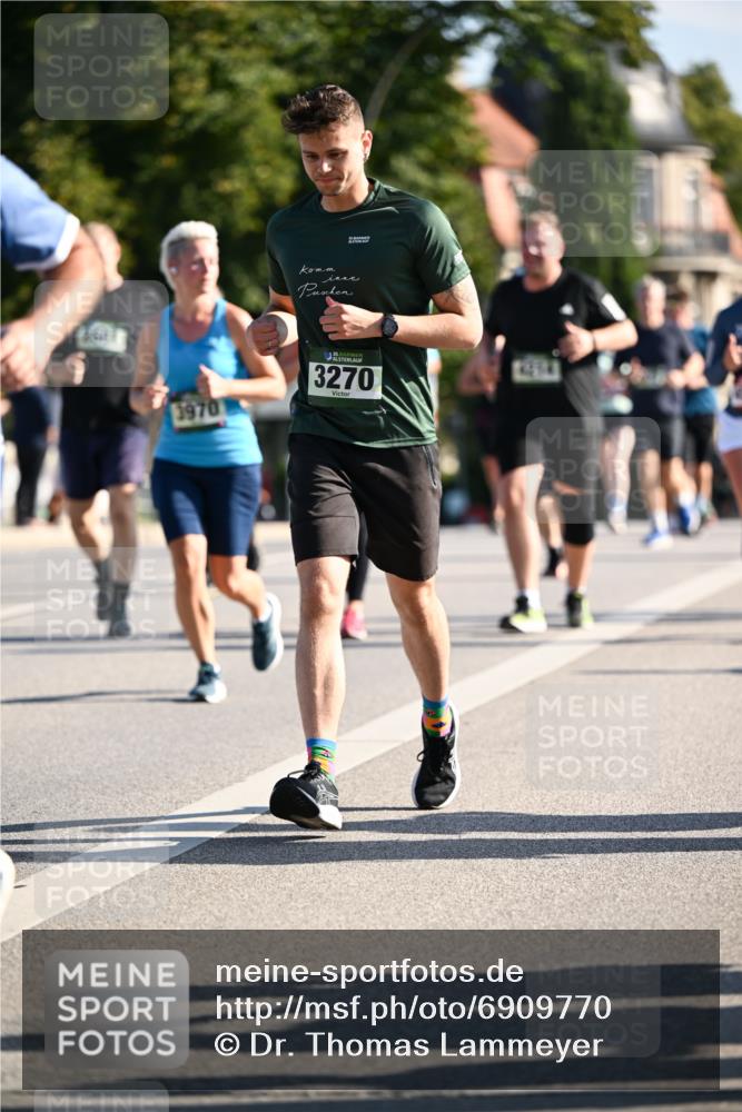 01.09.2024 - BARMER Alsterlauf Dr. Thomas Lammeyer http://msf.ph/oto/6909770 01.09.2024 09:44:24 Laufen 3970, 5, 3270 meine-sportfotos.de