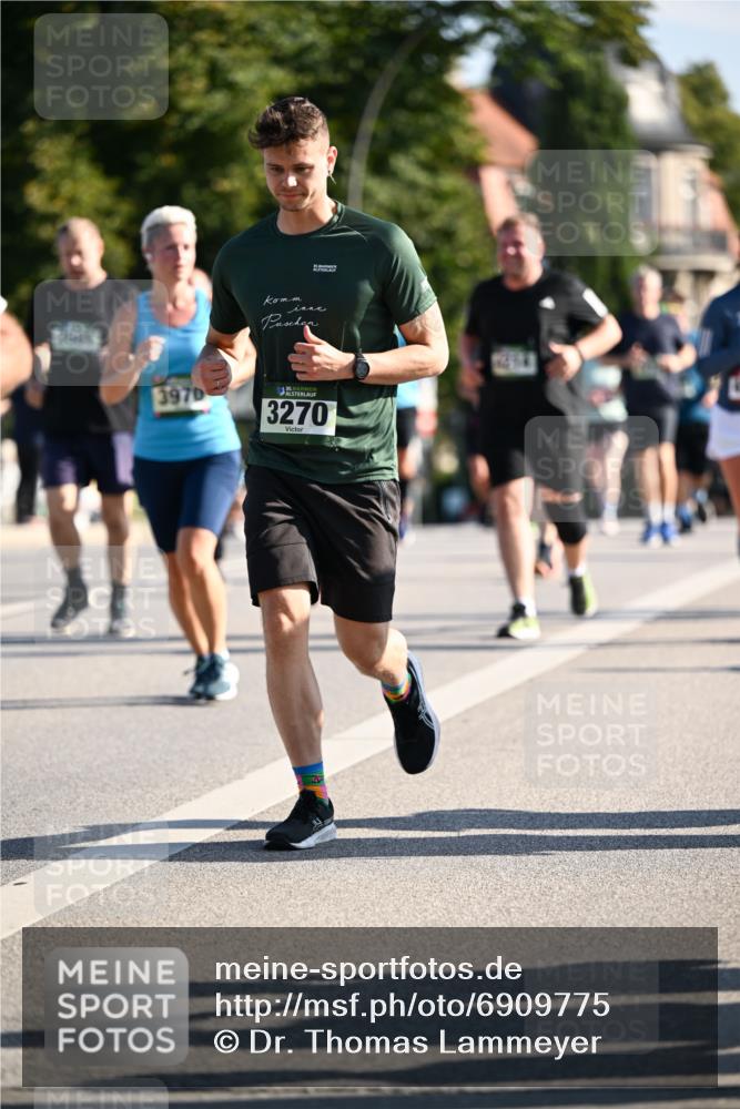 01.09.2024 - BARMER Alsterlauf Dr. Thomas Lammeyer http://msf.ph/oto/6909775 01.09.2024 09:44:24 Laufen 35, 3970, 135, 3270 meine-sportfotos.de