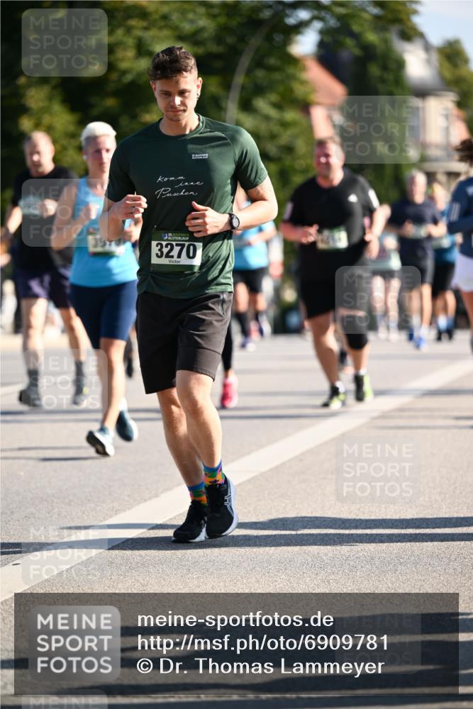 01.09.2024 - BARMER Alsterlauf Dr. Thomas Lammeyer http://msf.ph/oto/6909781 01.09.2024 09:44:24 Laufen 397, 3270 meine-sportfotos.de