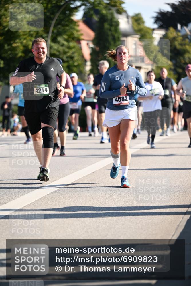 01.09.2024 - BARMER Alsterlauf Dr. Thomas Lammeyer http://msf.ph/oto/6909823 01.09.2024 09:44:25 Laufen 4214, 21, 4582 meine-sportfotos.de