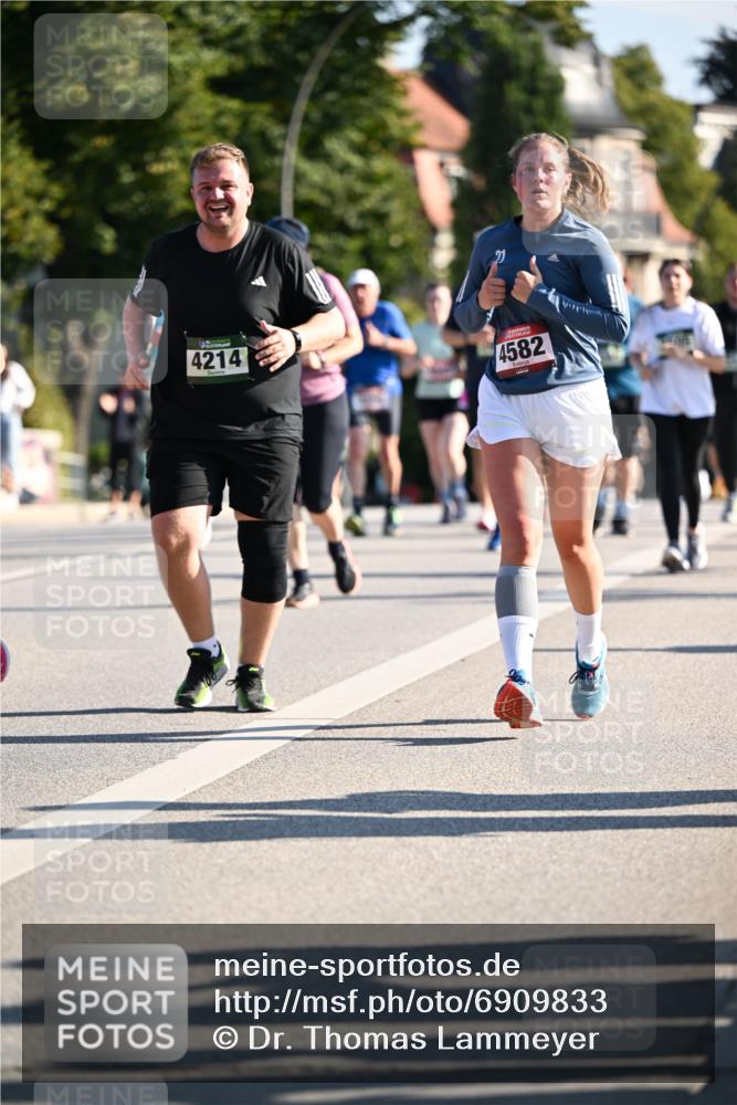 01.09.2024 - BARMER Alsterlauf Dr. Thomas Lammeyer http://msf.ph/oto/6909833 01.09.2024 09:44:26 Laufen 4214, 4582 meine-sportfotos.de