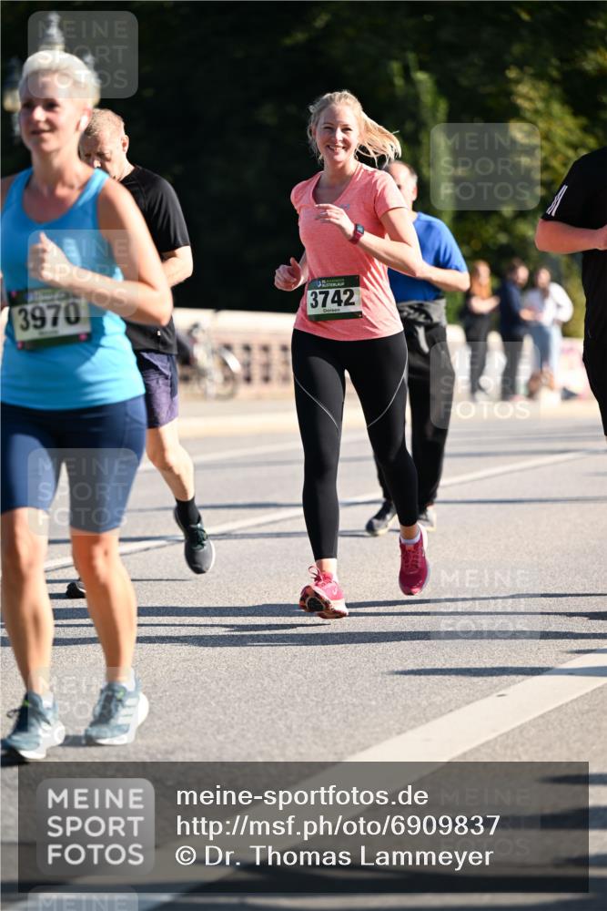 01.09.2024 - BARMER Alsterlauf Dr. Thomas Lammeyer http://msf.ph/oto/6909837 01.09.2024 09:44:26 Laufen 3970, 3742 meine-sportfotos.de
