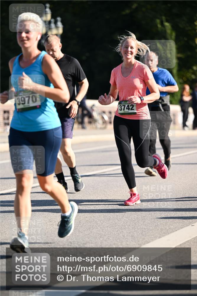 01.09.2024 - BARMER Alsterlauf Dr. Thomas Lammeyer http://msf.ph/oto/6909845 01.09.2024 09:44:26 Laufen 3970, 3742 meine-sportfotos.de