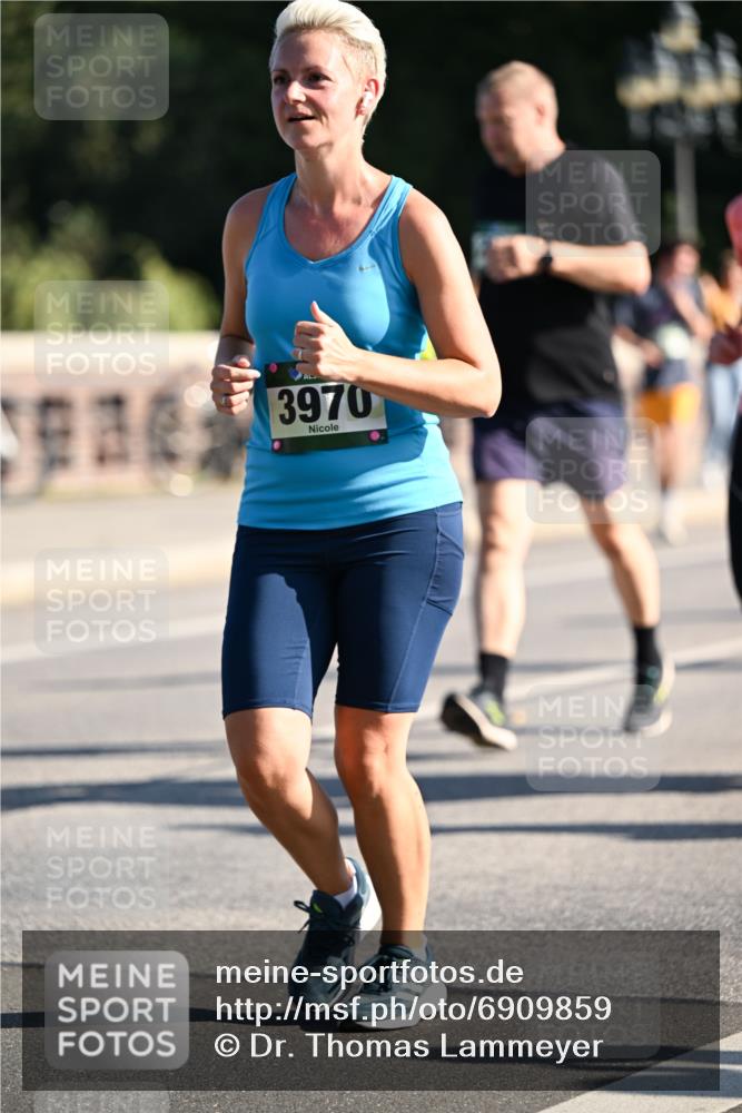 01.09.2024 - BARMER Alsterlauf Dr. Thomas Lammeyer http://msf.ph/oto/6909859 01.09.2024 09:44:27 Laufen 3970 meine-sportfotos.de