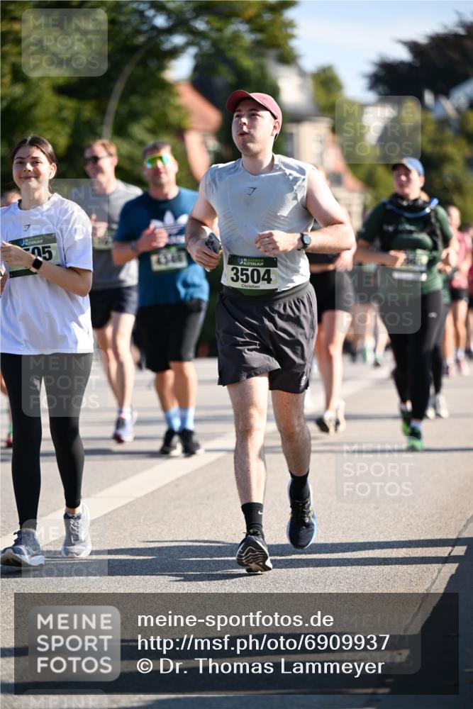 01.09.2024 - BARMER Alsterlauf Dr. Thomas Lammeyer http://msf.ph/oto/6909937 01.09.2024 09:44:31 Laufen 7, 5, 35, 3504 meine-sportfotos.de