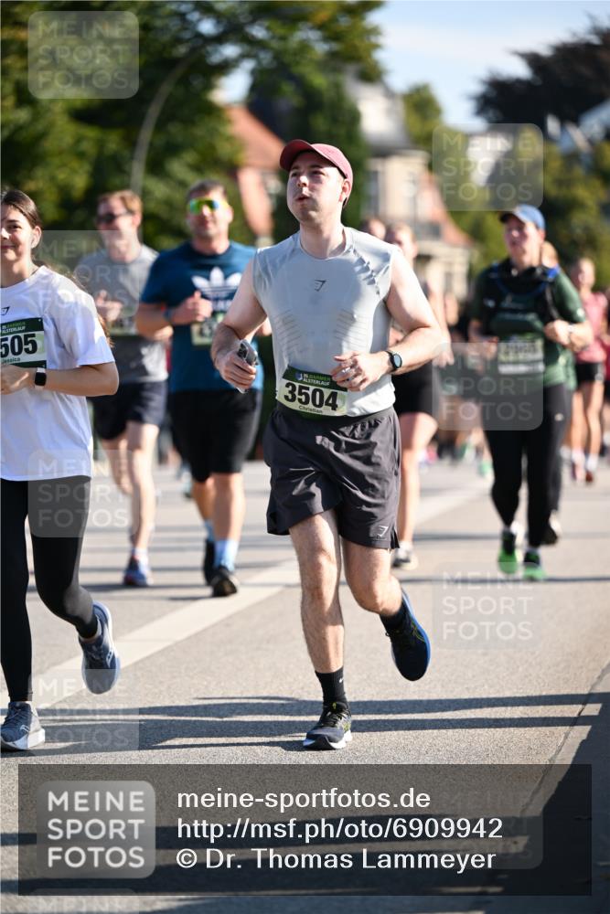 01.09.2024 - BARMER Alsterlauf Dr. Thomas Lammeyer http://msf.ph/oto/6909942 01.09.2024 09:44:31 Laufen 505, 35, 3504 meine-sportfotos.de