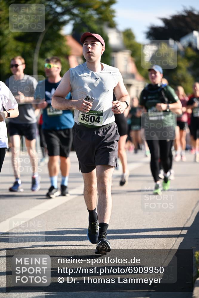 01.09.2024 - BARMER Alsterlauf Dr. Thomas Lammeyer http://msf.ph/oto/6909950 01.09.2024 09:44:31 Laufen 3504 meine-sportfotos.de