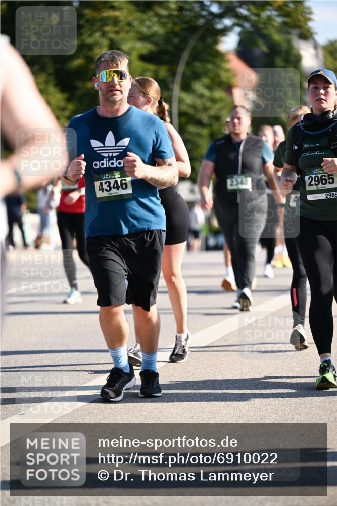 01.09.2024 - BARMER Alsterlauf Dr. Thomas Lammeyer http://msf.ph/oto/6910022 01.09.2024 09:44:33 Laufen 4346, 2340, 2965, 2965 meine-sportfotos.de
