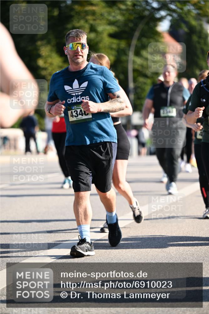 01.09.2024 - BARMER Alsterlauf Dr. Thomas Lammeyer http://msf.ph/oto/6910023 01.09.2024 09:44:34 Laufen 35, 434 meine-sportfotos.de