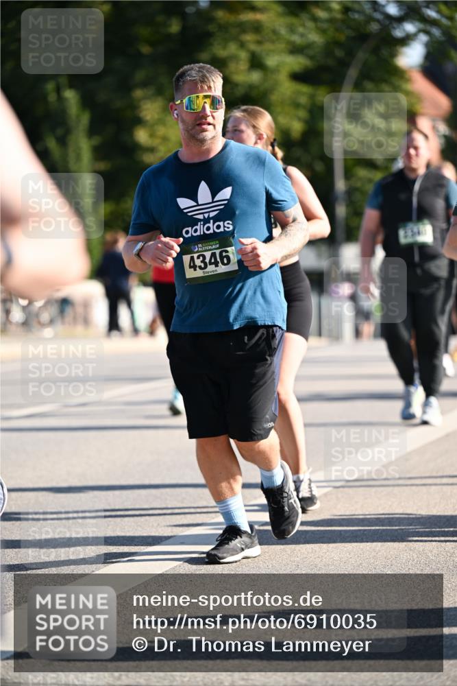 01.09.2024 - BARMER Alsterlauf Dr. Thomas Lammeyer http://msf.ph/oto/6910035 01.09.2024 09:44:34 Laufen 135, 4346 meine-sportfotos.de