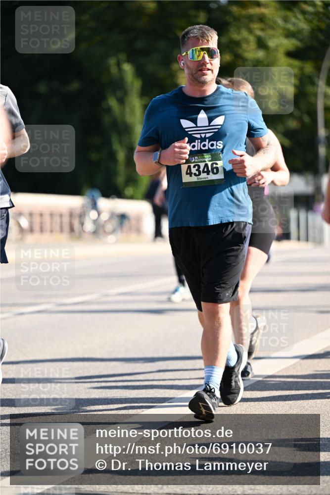 01.09.2024 - BARMER Alsterlauf Dr. Thomas Lammeyer http://msf.ph/oto/6910037 01.09.2024 09:44:34 Laufen 35, 4346 meine-sportfotos.de