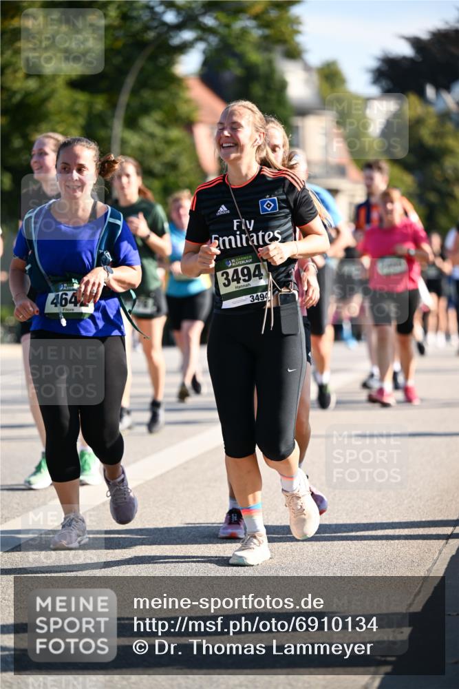 01.09.2024 - BARMER Alsterlauf Dr. Thomas Lammeyer http://msf.ph/oto/6910134 01.09.2024 09:44:38 Laufen 4641, 3494, 3494 meine-sportfotos.de
