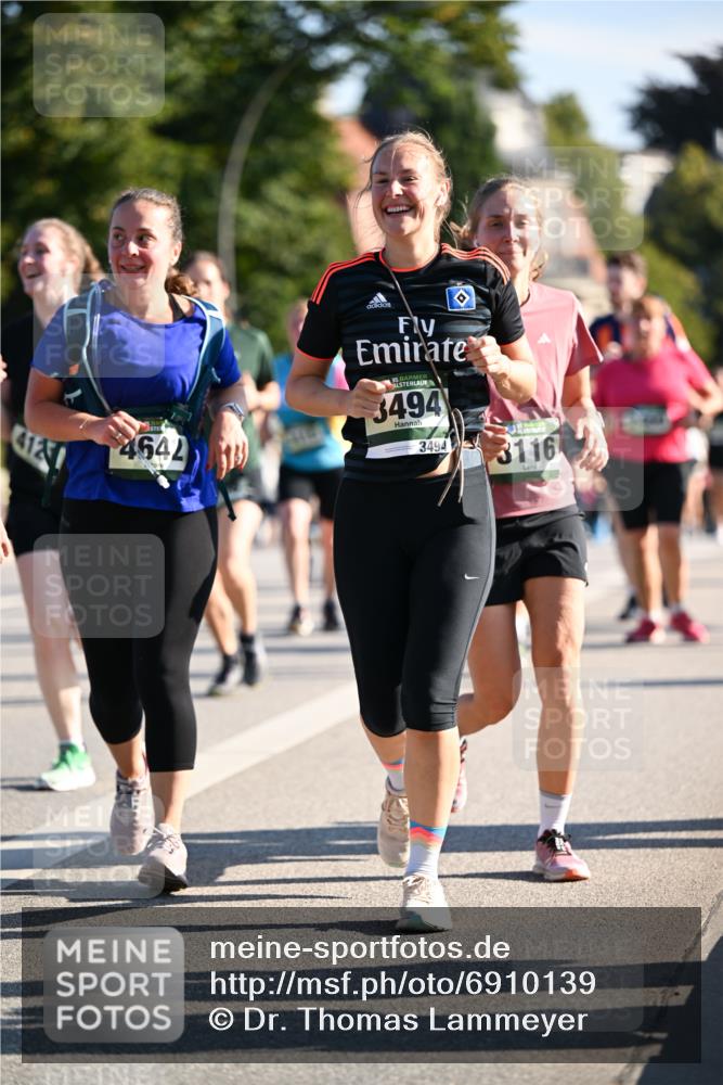 01.09.2024 - BARMER Alsterlauf Dr. Thomas Lammeyer http://msf.ph/oto/6910139 01.09.2024 09:44:38 Laufen 412, 4642, 35, 3494, 3494, 3116 meine-sportfotos.de