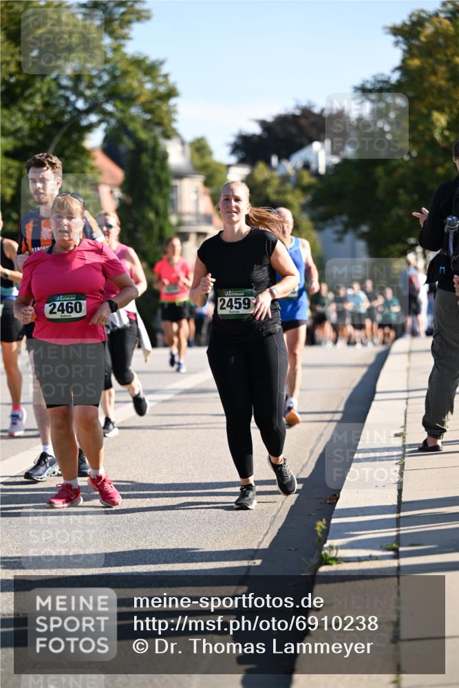 01.09.2024 - BARMER Alsterlauf Dr. Thomas Lammeyer http://msf.ph/oto/6910238 01.09.2024 09:44:42 Laufen 2460, 2459 meine-sportfotos.de