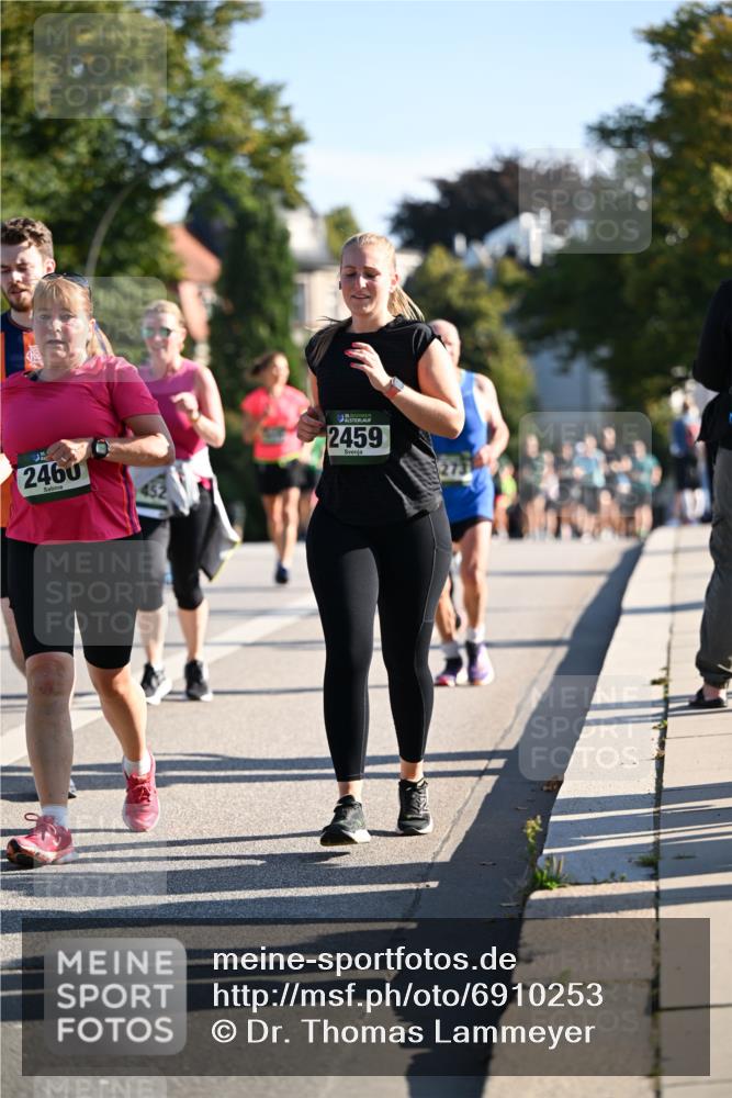01.09.2024 - BARMER Alsterlauf Dr. Thomas Lammeyer http://msf.ph/oto/6910253 01.09.2024 09:44:43 Laufen 2460, 15, 2459 meine-sportfotos.de