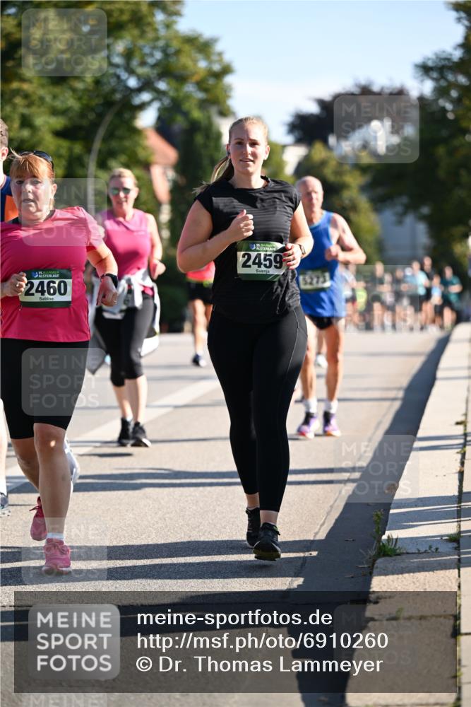 01.09.2024 - BARMER Alsterlauf Dr. Thomas Lammeyer http://msf.ph/oto/6910260 01.09.2024 09:44:43 Laufen 15, 2460, 35, 2459 meine-sportfotos.de