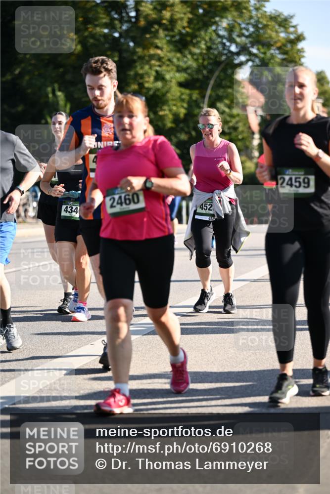 01.09.2024 - BARMER Alsterlauf Dr. Thomas Lammeyer http://msf.ph/oto/6910268 01.09.2024 09:44:44 Laufen 434, 2460, 452, 4525, 2459 meine-sportfotos.de