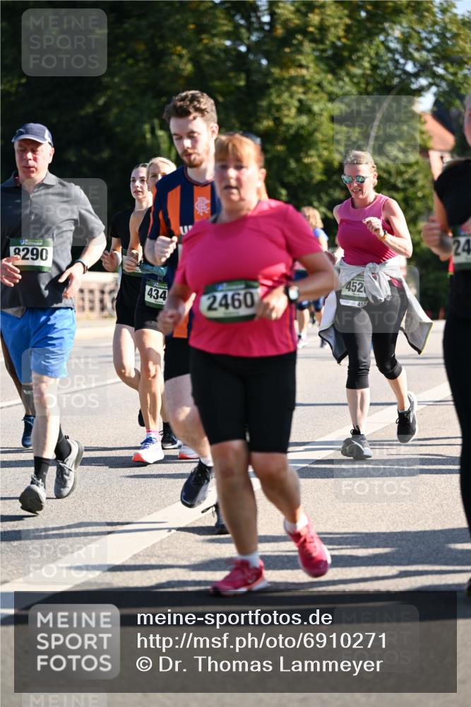 01.09.2024 - BARMER Alsterlauf Dr. Thomas Lammeyer http://msf.ph/oto/6910271 01.09.2024 09:44:44 Laufen 290, 434, 2460, 452, 452, 24 meine-sportfotos.de
