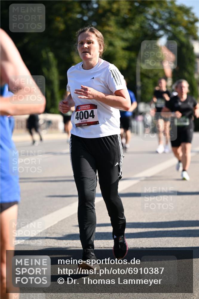 01.09.2024 - BARMER Alsterlauf Dr. Thomas Lammeyer http://msf.ph/oto/6910387 01.09.2024 09:44:48 Laufen 4004 meine-sportfotos.de