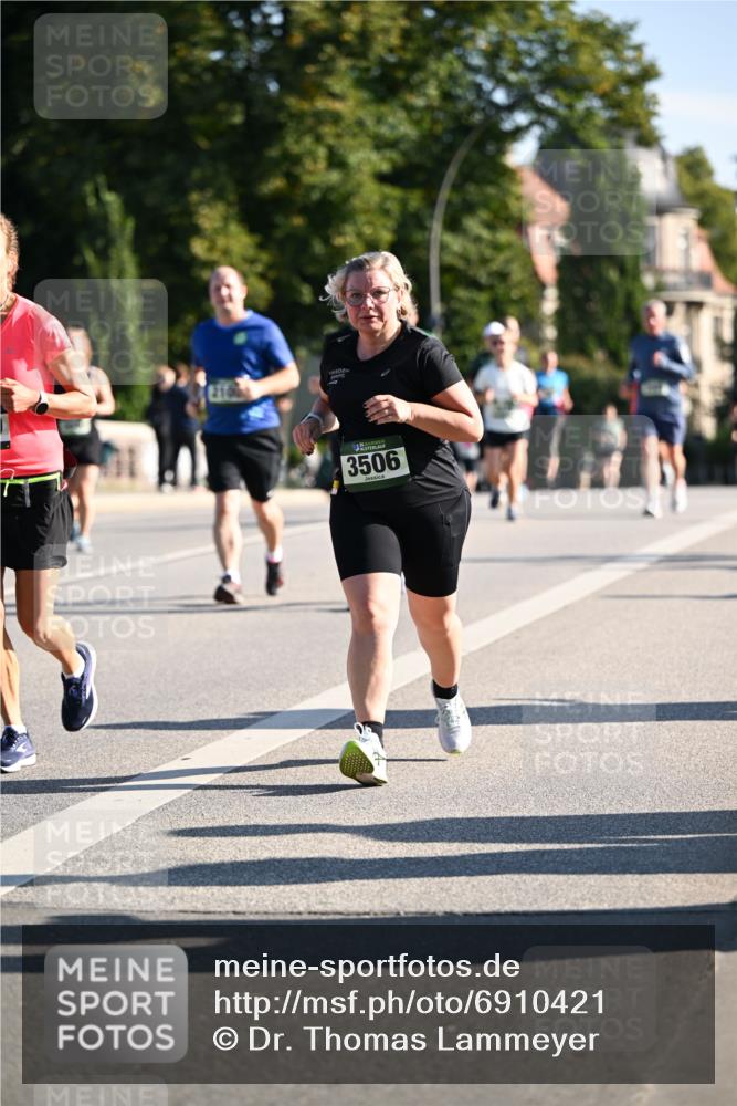 01.09.2024 - BARMER Alsterlauf Dr. Thomas Lammeyer http://msf.ph/oto/6910421 01.09.2024 09:44:49 Laufen 3506 meine-sportfotos.de