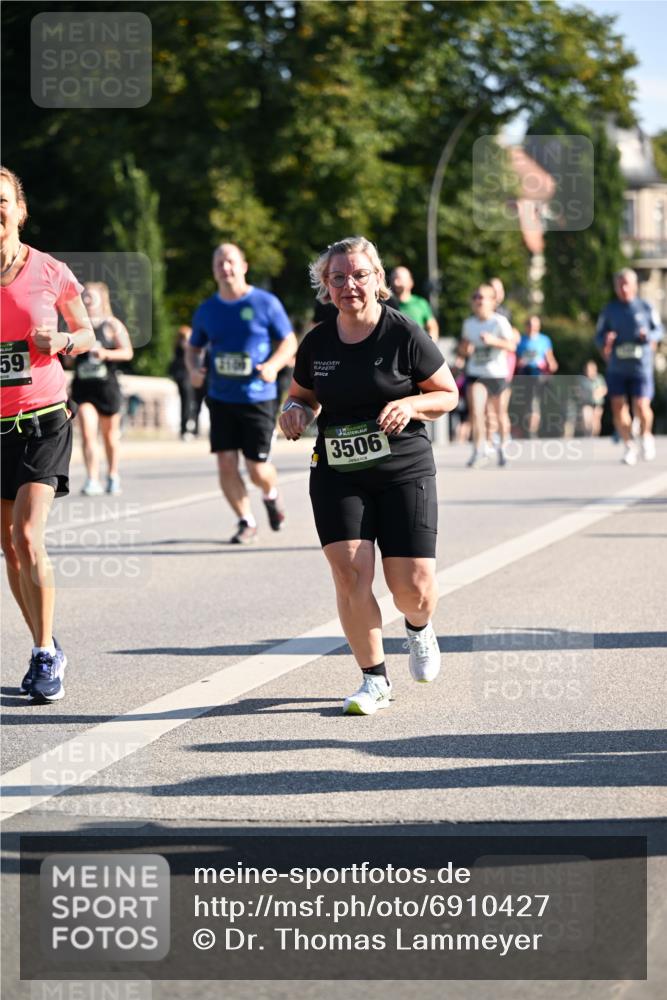 01.09.2024 - BARMER Alsterlauf Dr. Thomas Lammeyer http://msf.ph/oto/6910427 01.09.2024 09:44:49 Laufen 59, 3506 meine-sportfotos.de