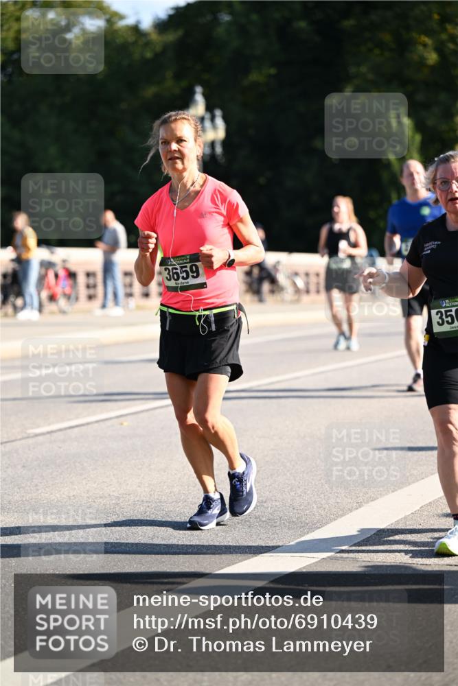 01.09.2024 - BARMER Alsterlauf Dr. Thomas Lammeyer http://msf.ph/oto/6910439 01.09.2024 09:44:50 Laufen 831, 3659, 128, 135, 350 meine-sportfotos.de