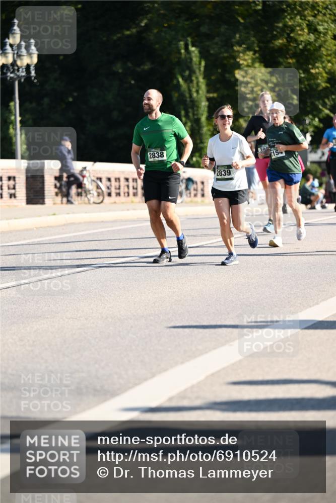 01.09.2024 - BARMER Alsterlauf Dr. Thomas Lammeyer http://msf.ph/oto/6910524 01.09.2024 09:44:53 Laufen 2838, 2839, 30, 2154 meine-sportfotos.de