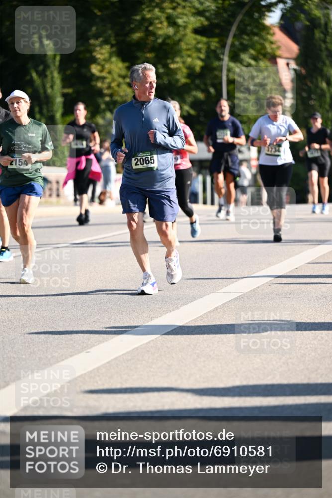 01.09.2024 - BARMER Alsterlauf Dr. Thomas Lammeyer http://msf.ph/oto/6910581 01.09.2024 09:44:55 Laufen 2154, 2065 meine-sportfotos.de
