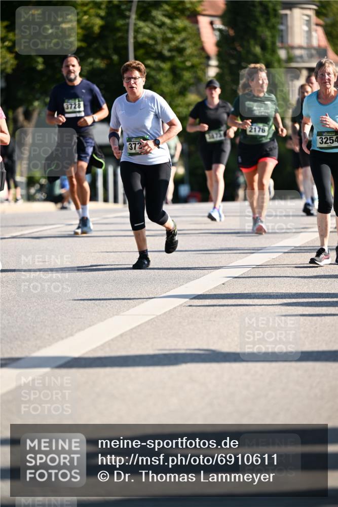 01.09.2024 - BARMER Alsterlauf Dr. Thomas Lammeyer http://msf.ph/oto/6910611 01.09.2024 09:44:56 Laufen 2176, 372, 3254 meine-sportfotos.de