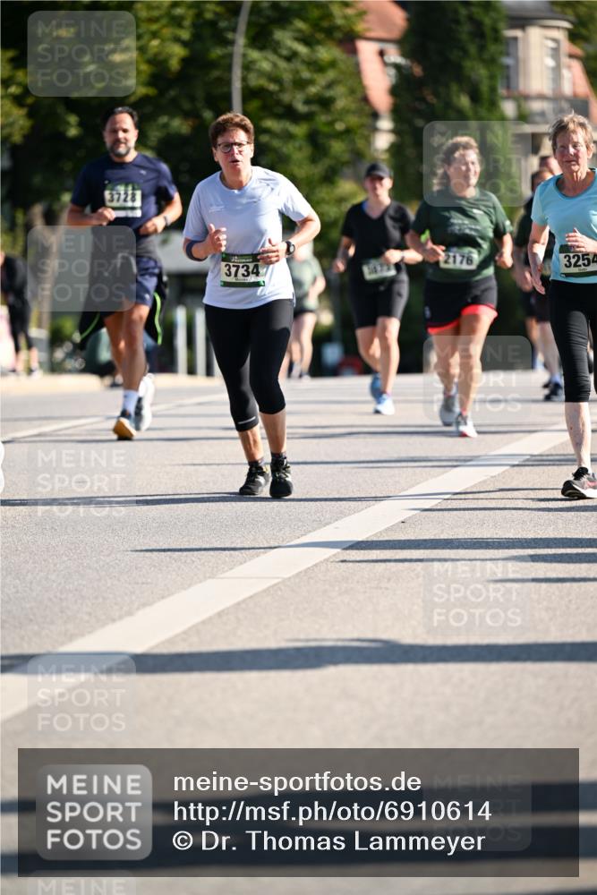 01.09.2024 - BARMER Alsterlauf Dr. Thomas Lammeyer http://msf.ph/oto/6910614 01.09.2024 09:44:56 Laufen 2176, 3254, 3734 meine-sportfotos.de