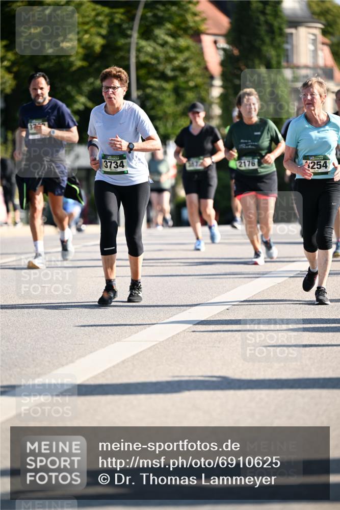 01.09.2024 - BARMER Alsterlauf Dr. Thomas Lammeyer http://msf.ph/oto/6910625 01.09.2024 09:44:57 Laufen 3734, 2176, 3254 meine-sportfotos.de