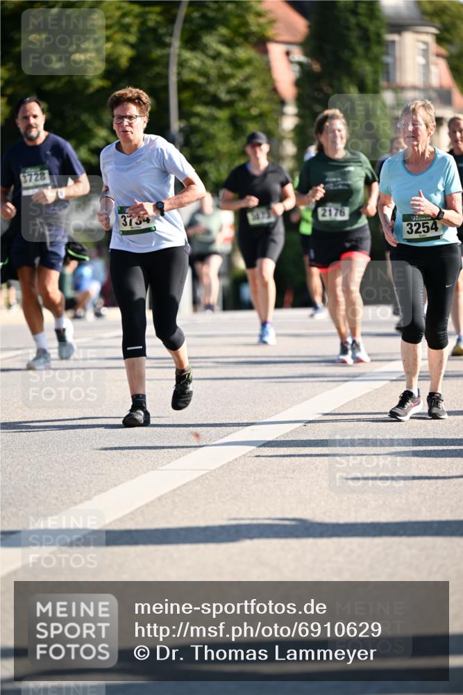 01.09.2024 - BARMER Alsterlauf Dr. Thomas Lammeyer http://msf.ph/oto/6910629 01.09.2024 09:44:57 Laufen 728, 373, 2176, 3254 meine-sportfotos.de